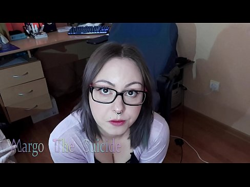 ❤️ Sexy holka s brýlemi kouří dildo hluboko na kameru ❤️ Kvalitní sex u nás ❌❤