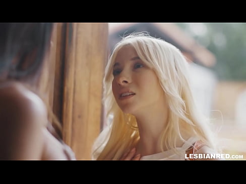 ❤️ Dívka se po několika měsících vrátí domů a skončí u lízání kundy své nevlastní matky ❤️ Kvalitní sex u nás ❌❤