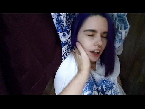 ❤️ Našel jsem svou sestru ve skříni a pomohl jí udělat se ❤️ Kvalitní sex u nás ❌❤